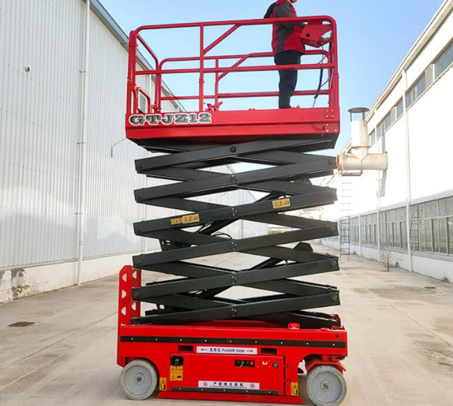 青河自行走移动式升降机